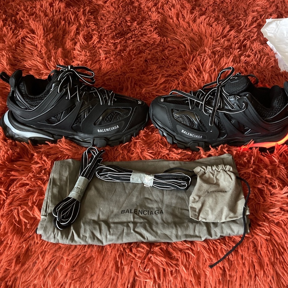 Balenciaga led tracks. 7.5 Euro 38. No box.